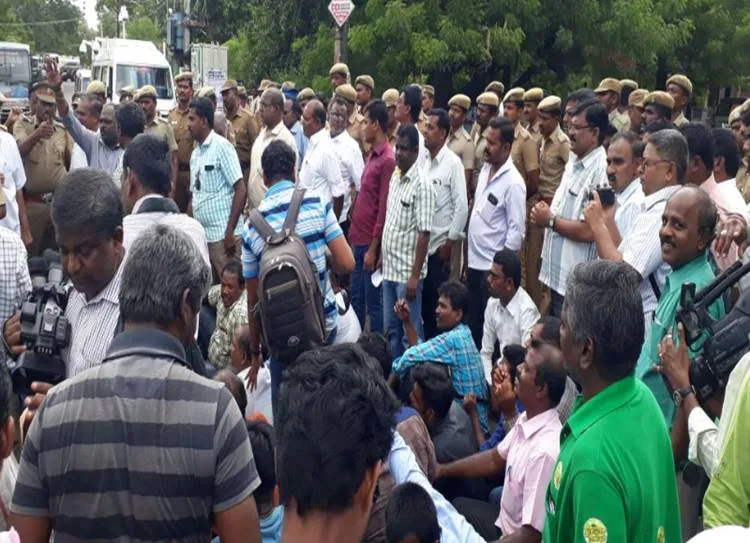 நெல்லை பத்திரிகையாளர்கள் மீது தாக்குதல்: வைகோ கடும் கண்டனம்