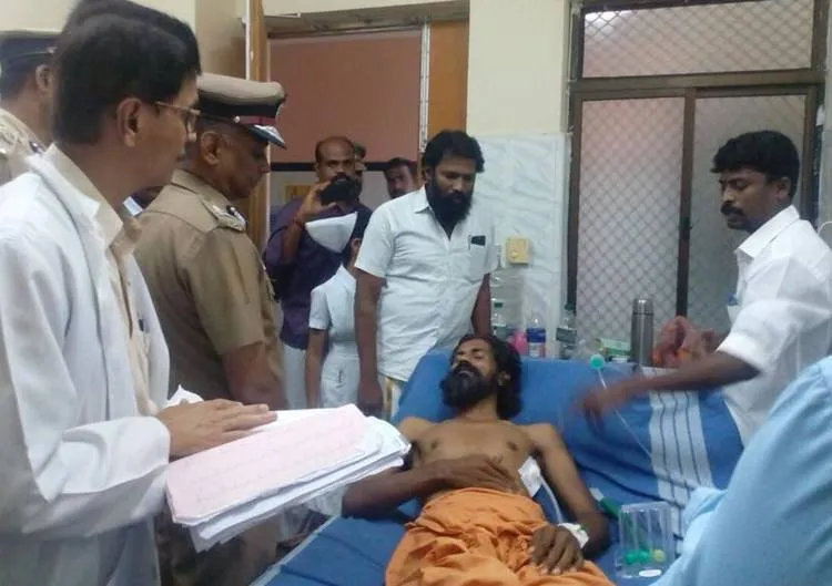 Cauvery Protest, Cricket, Chennai Police Commissionor Met Victims In Lathicharge