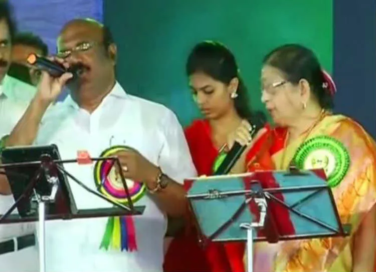 Minister Jayakumar sing song, அமைச்சர் ஜெயக்குமார்