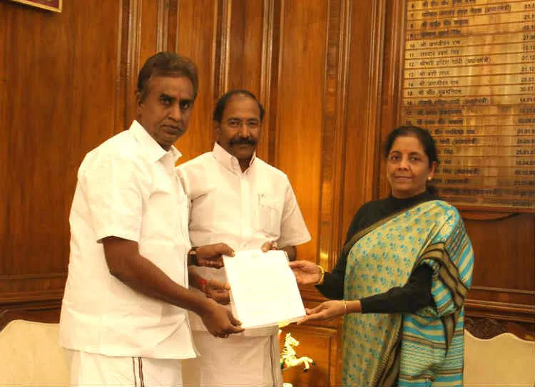 TN Minister thangamani and velumani visit defence minster nirmala sitaraman, தமிழக அமைச்சர்கள் தங்கமணி மற்றும் வேலுமணி