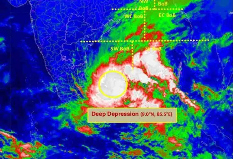 Cyclone Pethai Bay Of Bengal Heavy Rain Tamilnadu; பெதாய் புயல் வங்கக் கடலில் உருவானது, சென்னை மழை