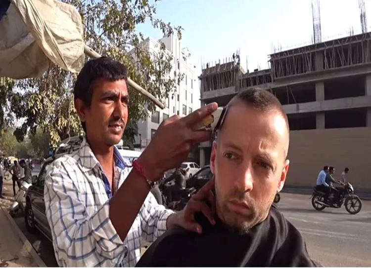 Unbelievable But True! This Norwegian YouTuber Paid ₹28000 For a Haircut In Ahmedabad - நேர்மைக்கு கிடைத்த பரிசு! தலைக்கு வந்தது கிரீடத்தோடு போனது!