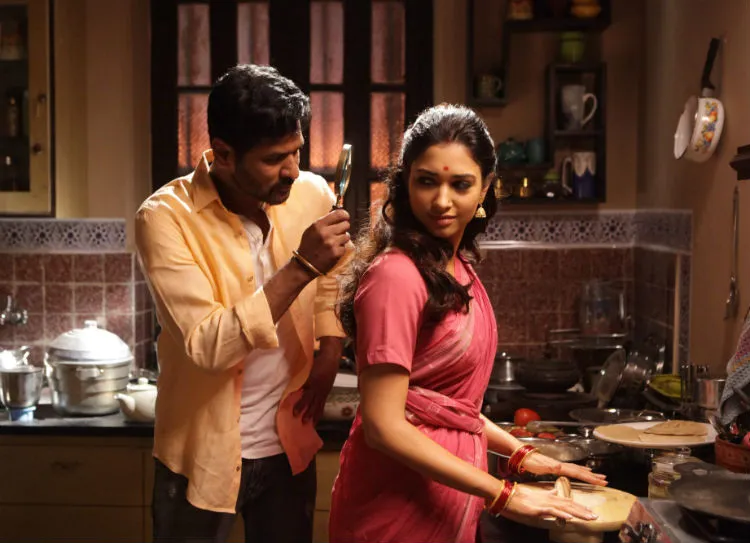 Devi 2 Movie Review: தேவி 2 படத்தில் பேயாக மிரட்டும் பிரபுதேவா!