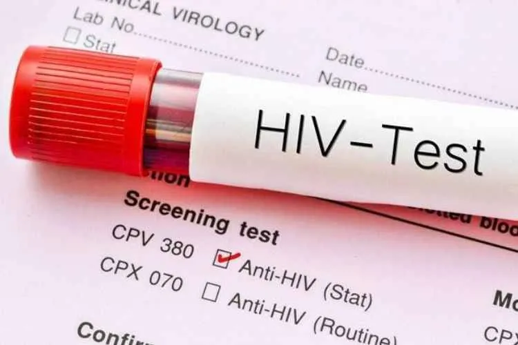Woman dies, shock after heard HIV+, Himachal CM Jai Ram Thakur, இமாச்சலப் பிரதேச முதல்வர் ஜெய்ராம் தாக்கூர்,எச்.ஐ.வி, எச்.ஐ.வி பாசிட்டிவ், சிம்லா, HIV+, Kamla Nehru Hospital, Shimla, National Aids Control Organisation,NACO, ICTC centre, HIV Test