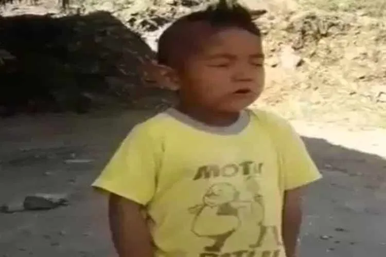 arunachal boy singing national anthem, boy singing national anthem