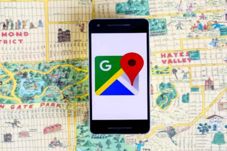 google. google maps, location , location history, smartphone, android, iphone, google server