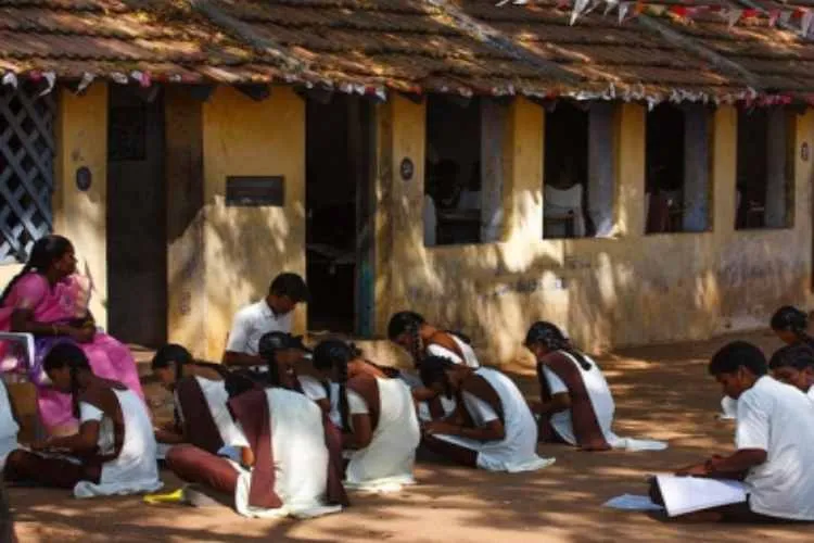 Tirupur, Government Koduvai School, alumnus, k m knitwear , subramanian, donation, alumini trust, school renovation, toilet facility