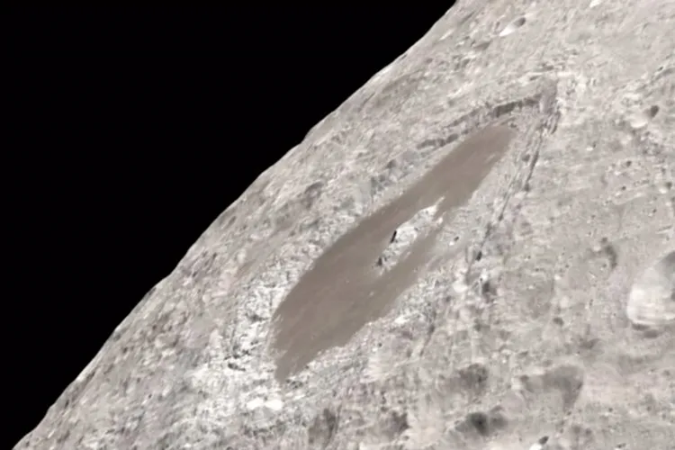 how the Moon looks in 4K resolutions