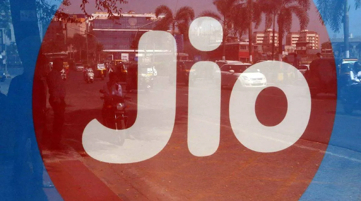 Reliance Jio launches emergency data loan packs of 1GB Tamil News