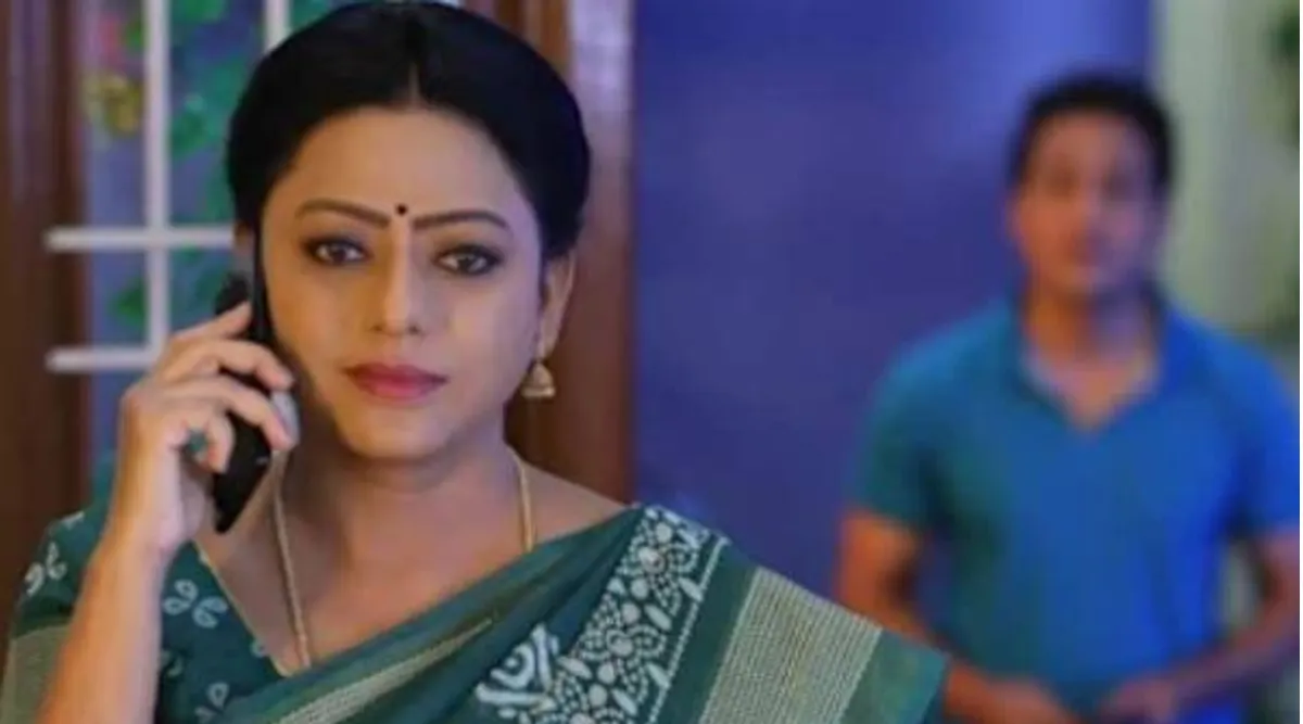 Vijay TV Serial : ராதிகா இருக்கும்போது ஆபிஸ் வரும் பாக்யா : எப்படி சமாளித்தார் கோபி?
