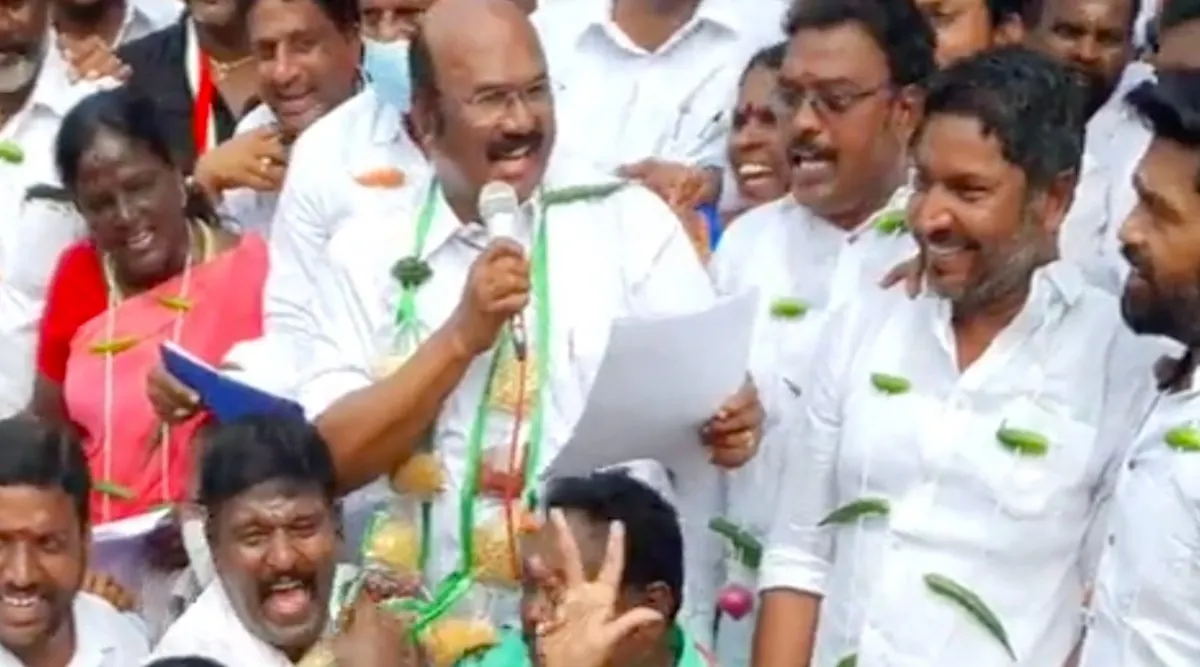 AIADMK to protest against dmk Tamil News: admk Minister Jayakumar sings song at the protest site