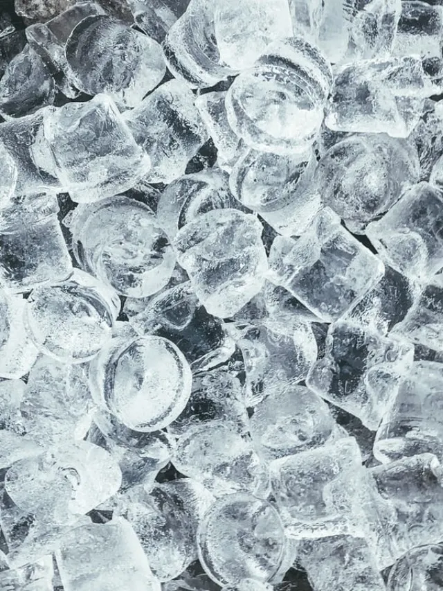 ice cubes 3 - unsplash (1)