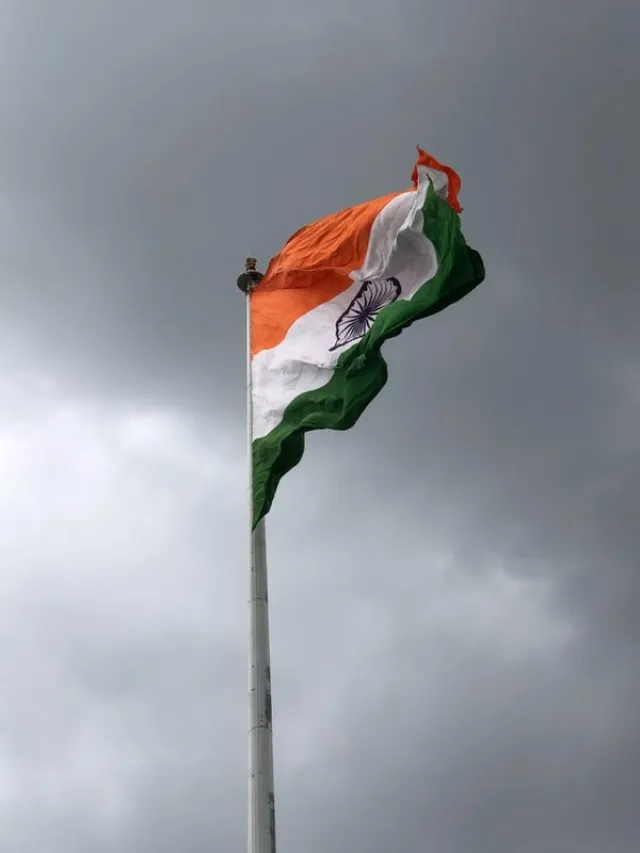 indian flag 5 - unsplash (1)