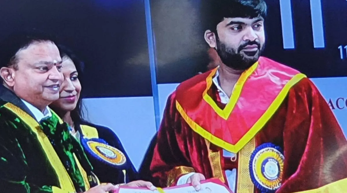 Simbu receives doctorate, STR, Simbu receives doctorate honour, Simbu fans trends DrSilambarasanTR, Silambarasan doctorate ceremony photos, சிம்புவுக்கு டாக்டர் பட்டம், சிம்பு டாக்டர் பட்டம் வண்ணப் படங்கள், வேல்ஸ் பல்கலைக்கழகம், சிம்பு ரசிகர்கள், Simbu, Vels University, Dr Simbu, Dr SilambarasanTR, Tamil cinema