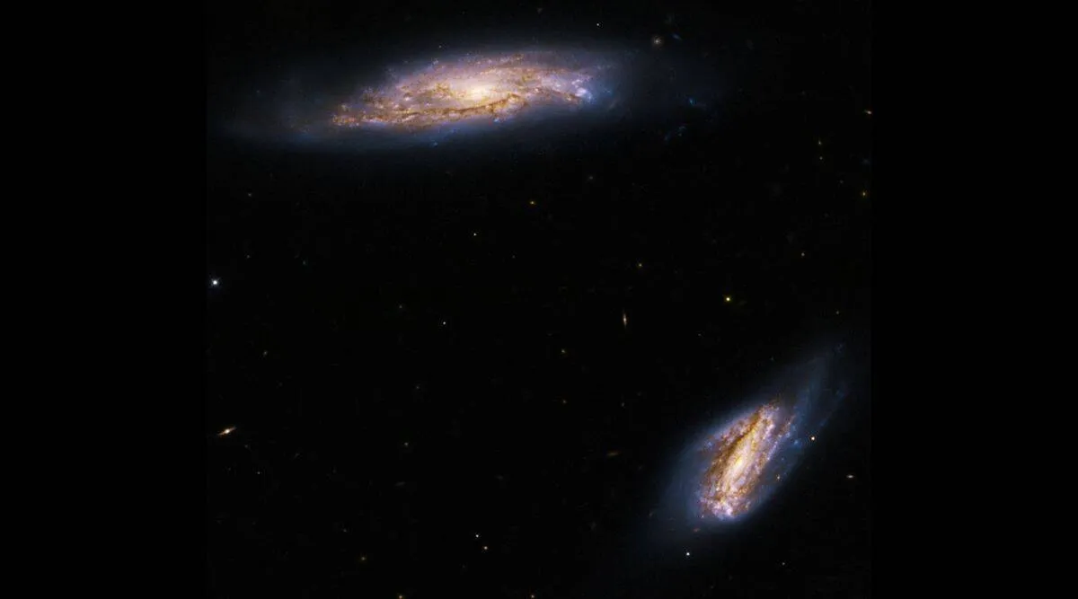 Hubble-space-telescope-pair-galaxies-featured