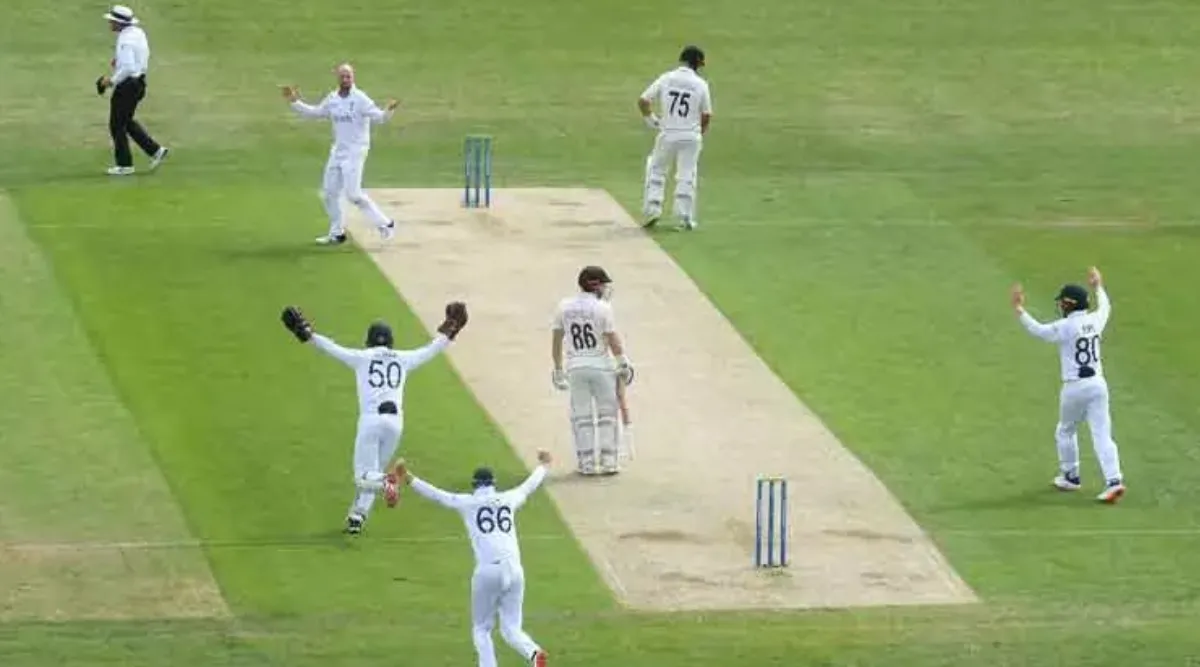 Henry Nicholls Gets Out In Bizarre way in ongoing ENG vs NZ 3rd Test , video goes viral