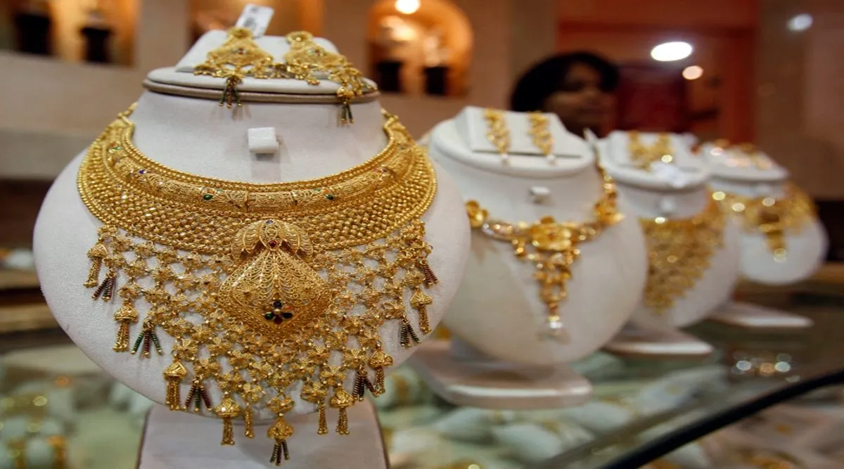 Gold rates today, 29 June 2022, gold price falls by RS. 296 per razor
