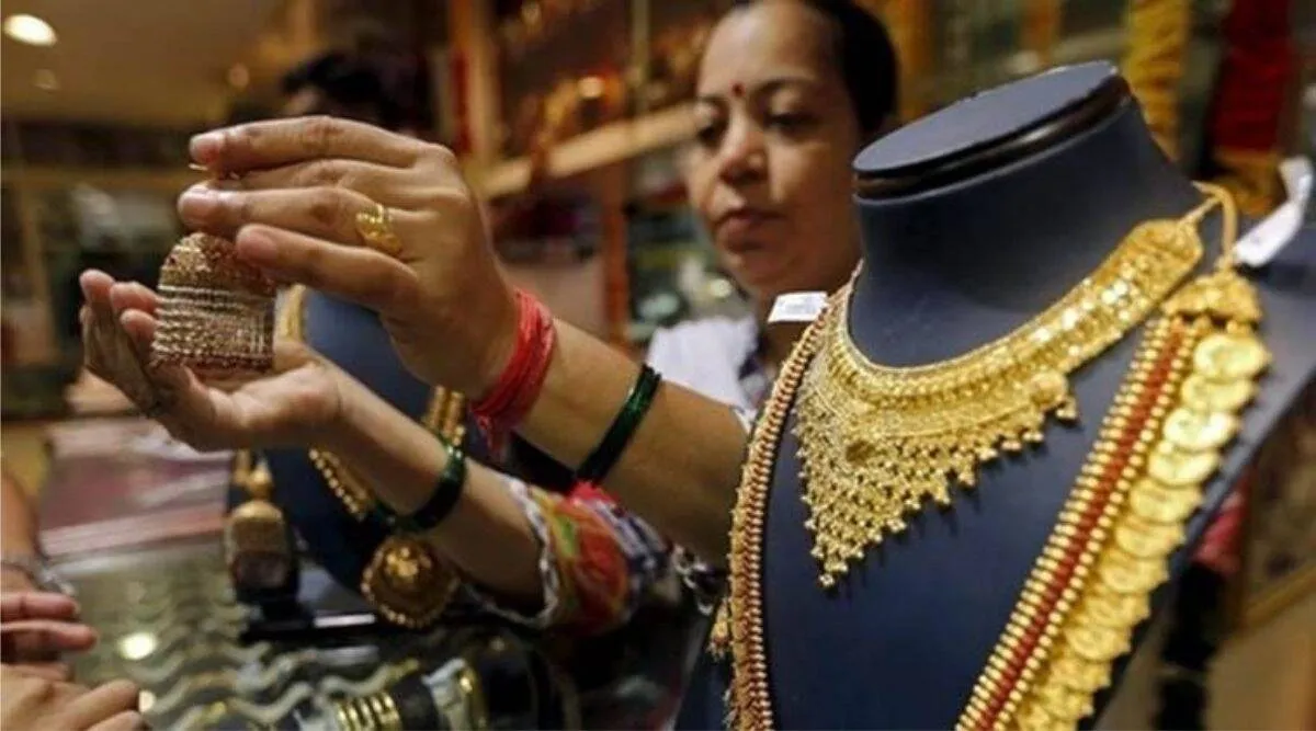 Gold price today, July 01, gold price hikes Rs.856 per razor