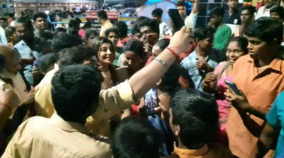 Ajith Kumar expected to come Samayapuram Temple, BUMSYashika came; But fans happy