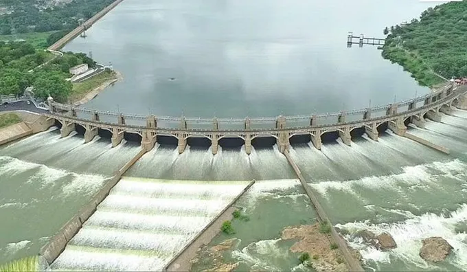 Release of 2 lakh cubic feet of water in Mettur Dam: Stalin consults with 12 District Collectors￼ – Indian Express Tamil