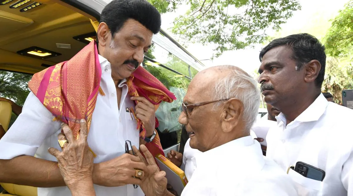 mk stalin visits his uncle home, mk stalin, Dhakshinamurthy, Tamil news, tamilnadu