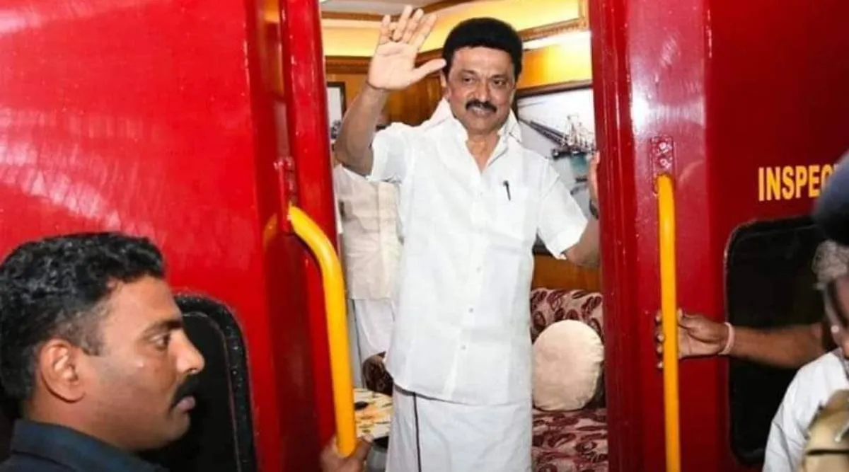 MK Stalin Travel by Train in Klaignar Karunanidhi Style, MK Stalin Travel by Train, MK Stalin Travel to Thenkasi by Train, முக ஸ்டாலின் கலைஞர் பாணி ரயில் பயணம், பொதிகை எக்ஸ்பிரஸில் தென்காசி செல்லும் ஸ்டாலின், Podhigai Express, Tamilnadu news