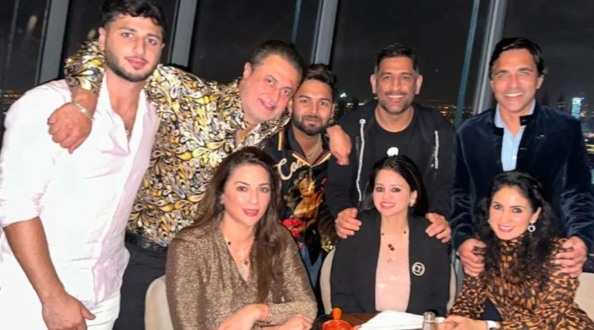 Cricket; Rishabh Pant PARTIES with MS Dhoni and family in Dubai Tamil News