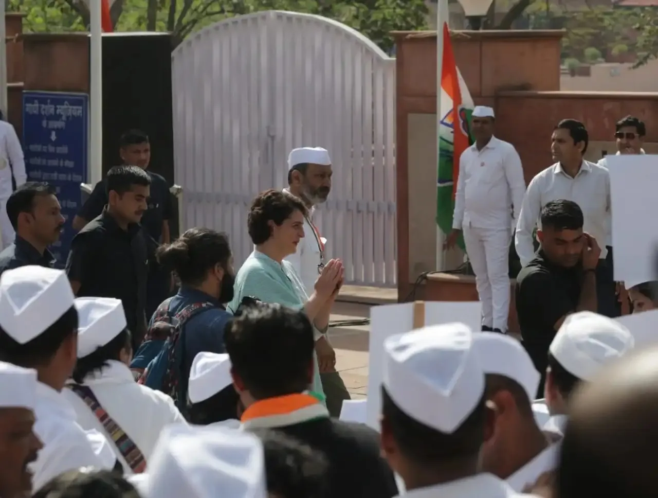 Priyanka Gandhi Mallikarjun Kharge reach Rajghat as Delhi Police denies permission for sit-in
