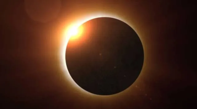 Hybrid Solar eclipse