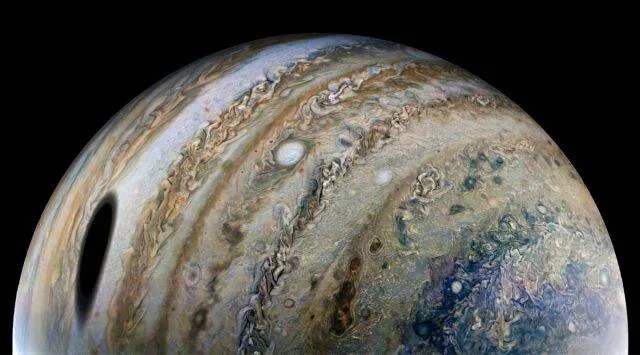 Scientists might have figured out why Jupiters stripes change colour