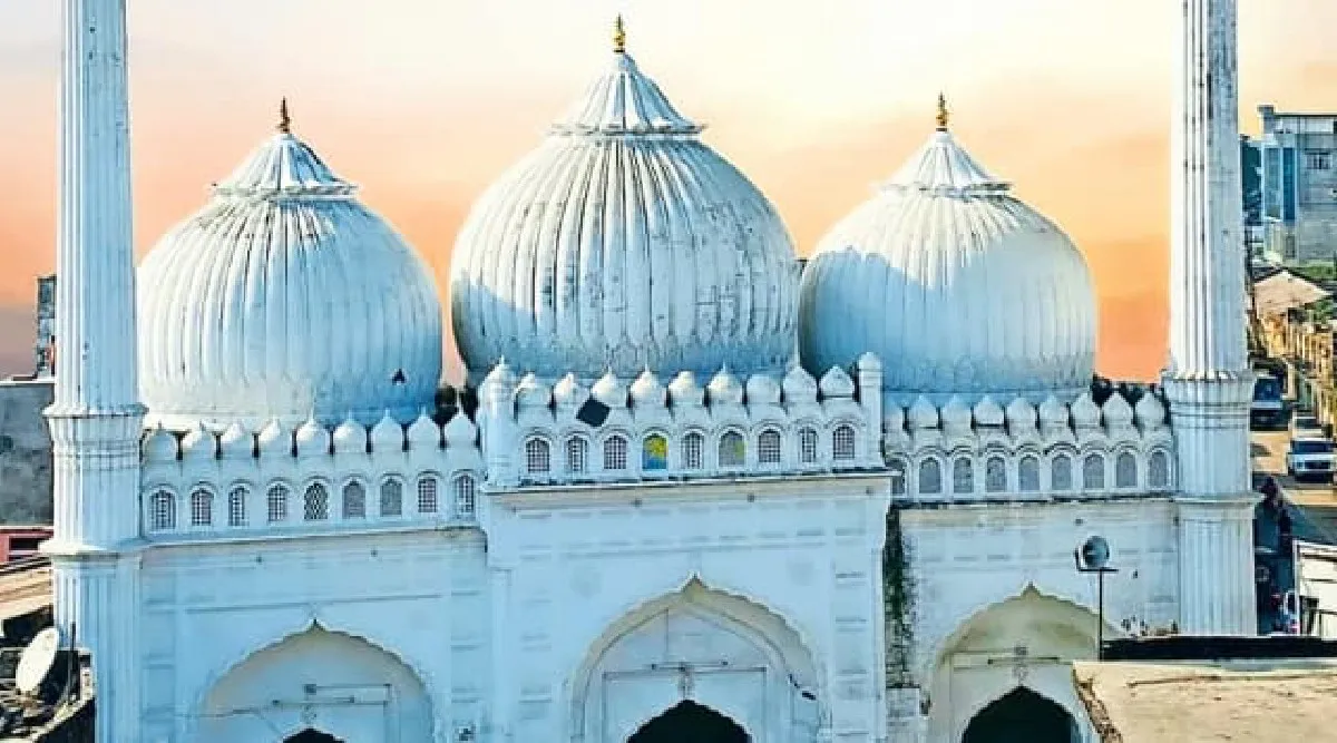 Ayodhya 18th-century mosque minaret demolition; case in HC Tamil News